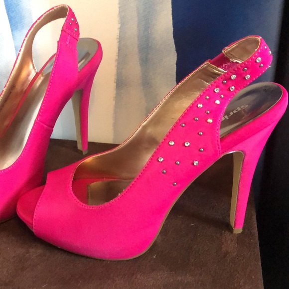 Pink stiletto peep toe shoe - Picture 2 of 4